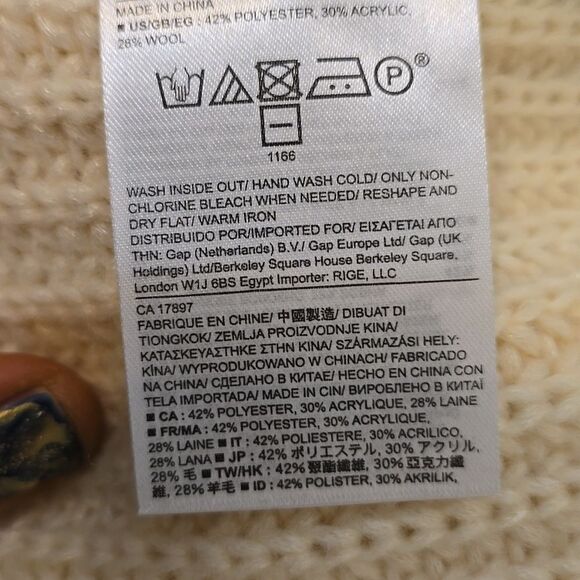 Banana Republic wool blend cream color sweater size small. - Picture 9 of 9